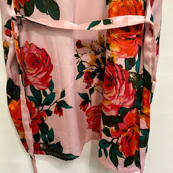 Kimono by Fashion pink floral pattern NWOT tie belt. Cover up, Robe - Picture 8 of 12